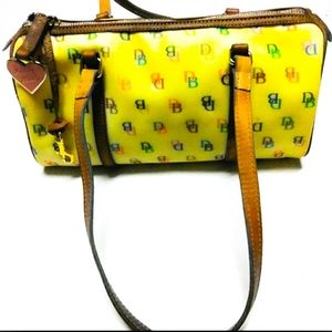 Dooney & Bourke off yellow DB logo shoulder bag